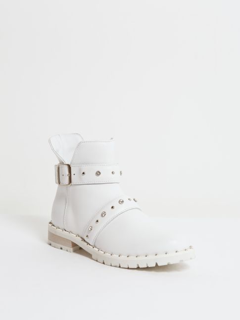 Kingsley Saffire Shoes white front view 