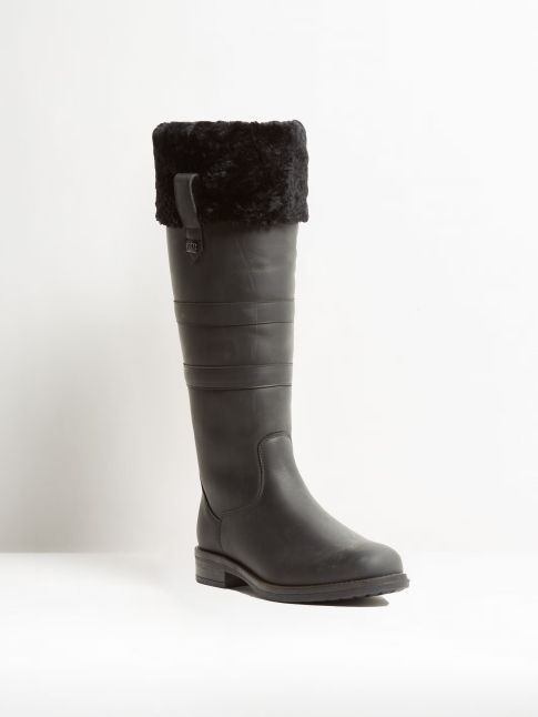 Kingsley Helsinki 01 Outdoorboots with black Sheepskin front view