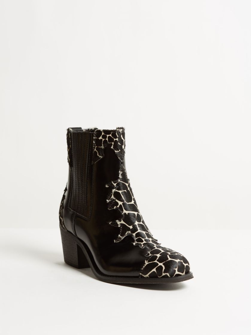 Kingsley Lydia Short Boot uragano black giraffe front view