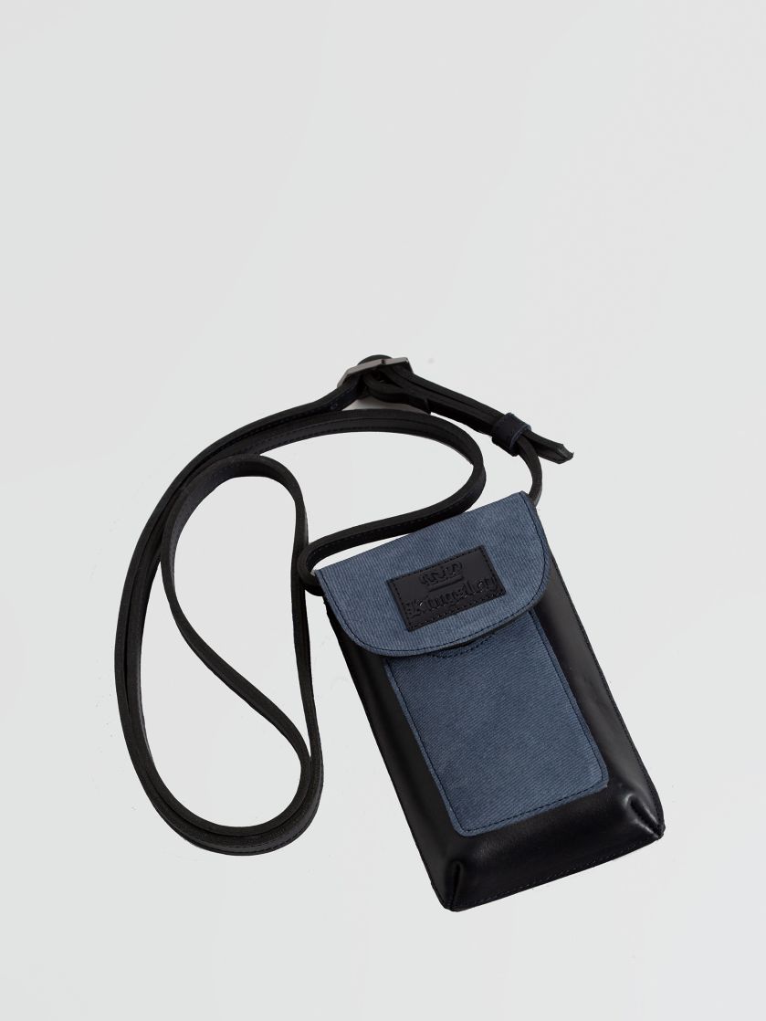 Kingsley Phone Bag nature blue, jeans blue front view