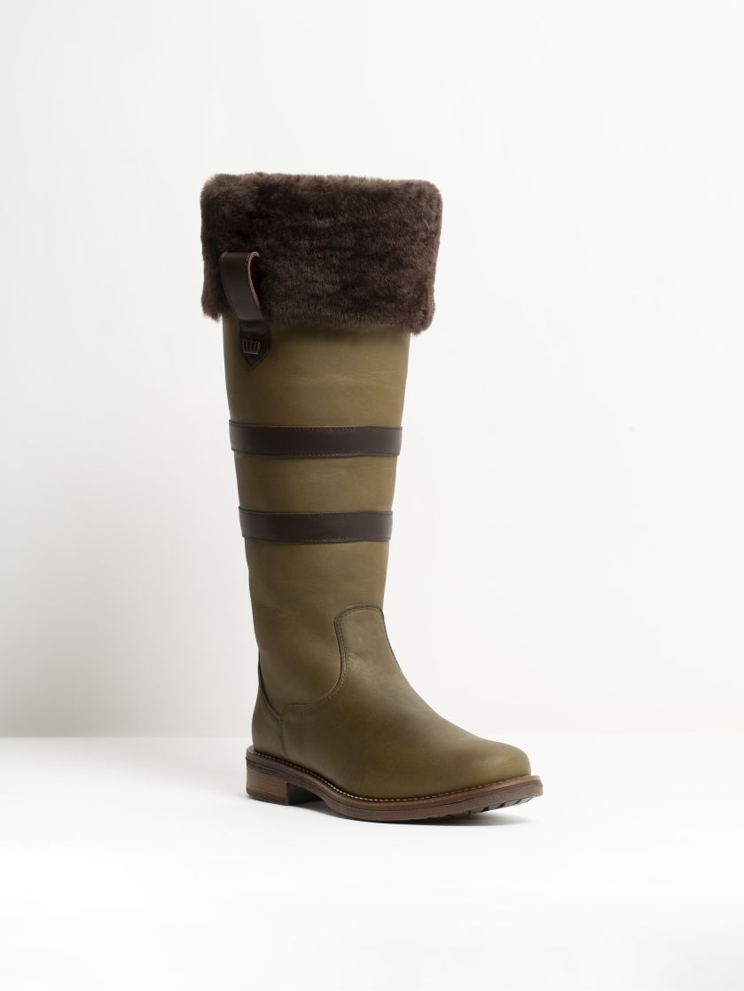 Kingsley Helsinki 01 Outdoorboots with brown sheepskin gaucho green, gaucho brown front view